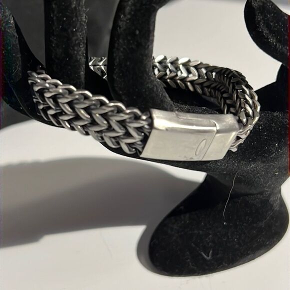 Dark Silver Tone Metal Bracelet with Magnetic Closure - Picture 6 of 11